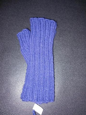 Handschoenen met alleen een duim  beschikbaar voor biedingen