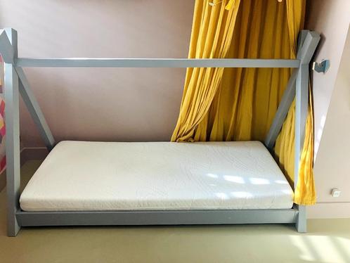 Huisjes bed/Montessori bed/Vloerbed/Tipibed - Petit Puk, Kinderen en Baby's, Kinderkamer | Bedden, Zo goed als nieuw, 140 tot 160 cm