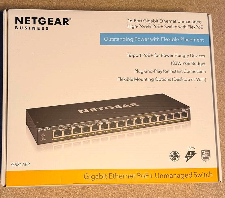 Netgear GS316PP gigahertz netwerkswitch zgan in doos, Computers en Software, Netwerk switches, Zo goed als nieuw, Ophalen of Verzenden