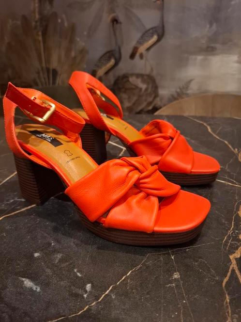 Nieuwe oranje leren hak sandalen M&S, maat 7 (40,5), Kleding | Dames, Schoenen, Nieuw, Sandalen of Muiltjes, Oranje, Ophalen of Verzenden