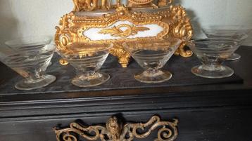 6 glazen coupes ingeslepen Art Deco beschikbaar voor biedingen