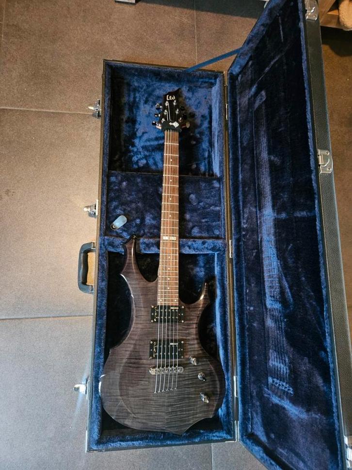 Esp Ltd f-100fm met koffer, Muziek en Instrumenten, Snaarinstrumenten | Gitaren | Elektrisch, Zo goed als nieuw, Solid body, Overige merken