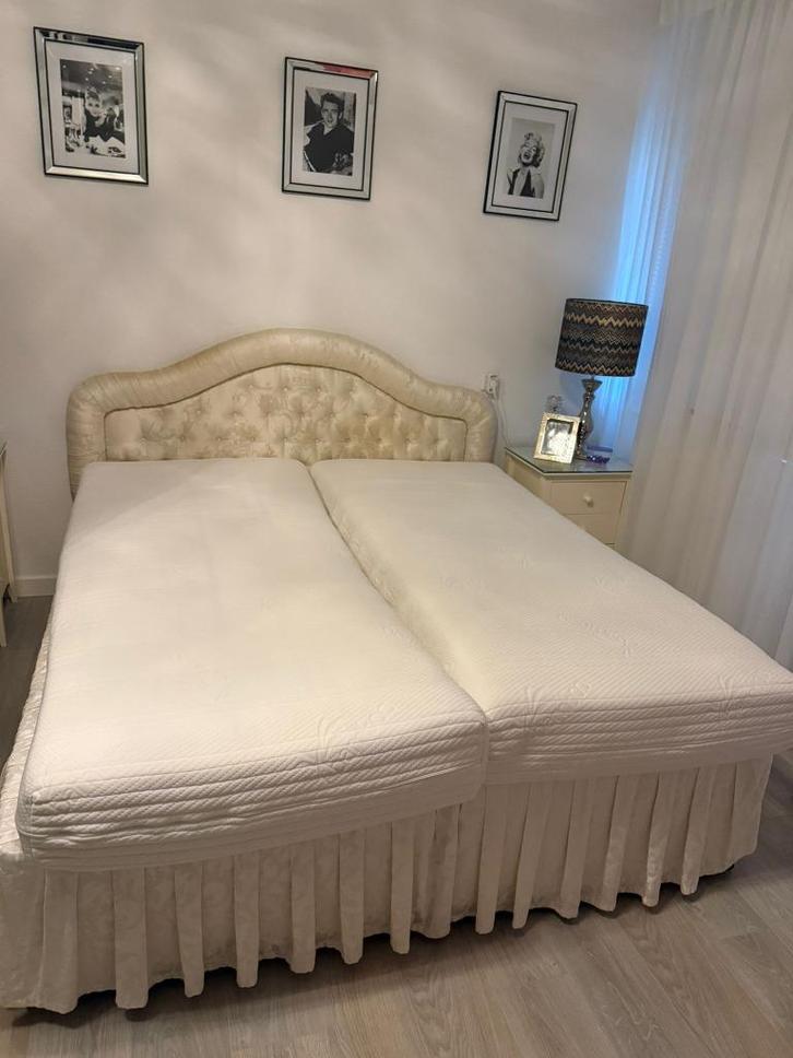 2 persoons bed, Huis en Inrichting, Slaapkamer | Bedden, Zo goed als nieuw, Tweepersoons, 90 cm, Hout, Ophalen