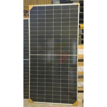 Pallet met 35 stuks zonnepanelen van 540 wp per paneel beschikbaar voor biedingen