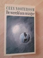 DE WERELD EEN REIZIGER Cees Nooteboom, Ophalen of Verzenden, Gelezen