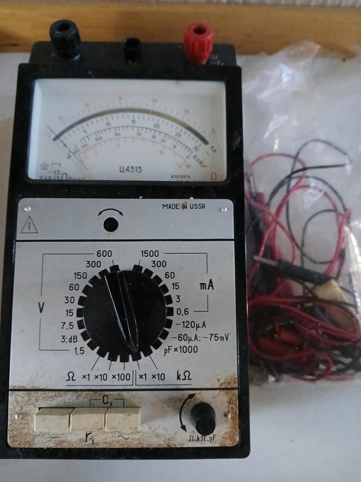 Analoge Multimeter U4313 - USSR Vintage, Doe-het-zelf en Verbouw, Meetapparatuur, Gebruikt, Multimeter, Ophalen of Verzenden