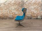 Poltrona Frau Regina Swivel Chair blauwgroen bij TheReSales, Ophalen, Design, 75 tot 100 cm, Zo goed als nieuw