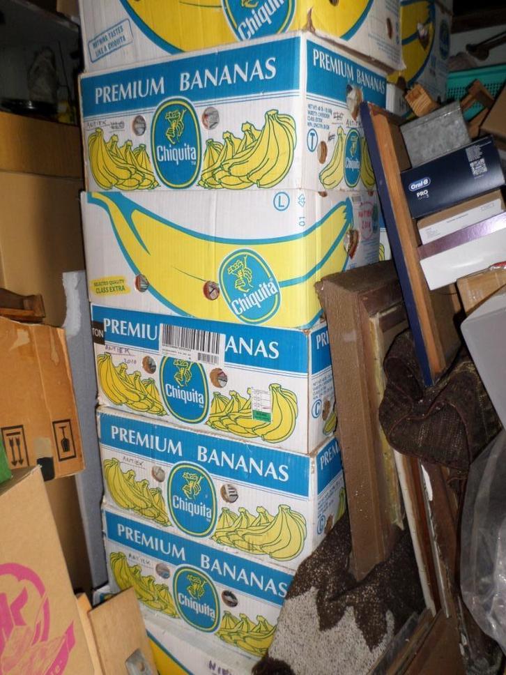 Ca. 10 bananendozen, boordevol antieke en curiose objecten., Antiek en Kunst, Curiosa en Brocante, Ophalen