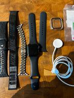 Apple Watch 5 40mm - Goede conditie, incl. bandjes, Sieraden, Tassen en Uiterlijk, Smartwatches, Gebruikt, Hartslag, Zwart, IOS