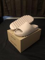 YEEZY SLIDES NIEUW, Kleding | Heren, Schoenen, Slippers, Overige kleuren, Nieuw, Ophalen of Verzenden