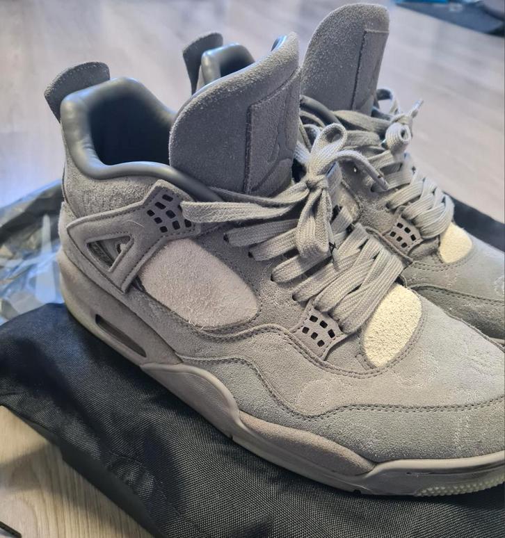 Nike Air Jordan 4 KAWS incl doos Maat 45 Zeer nette staat, Kleding | Heren, Schoenen, Zo goed als nieuw, Sneakers of Gympen, Overige kleuren