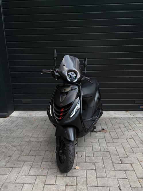 Piaggio zip, Fietsen en Brommers, Scooters | Piaggio, Zo goed als nieuw, Zip, Maximaal 45 km/u, Benzine, Ophalen