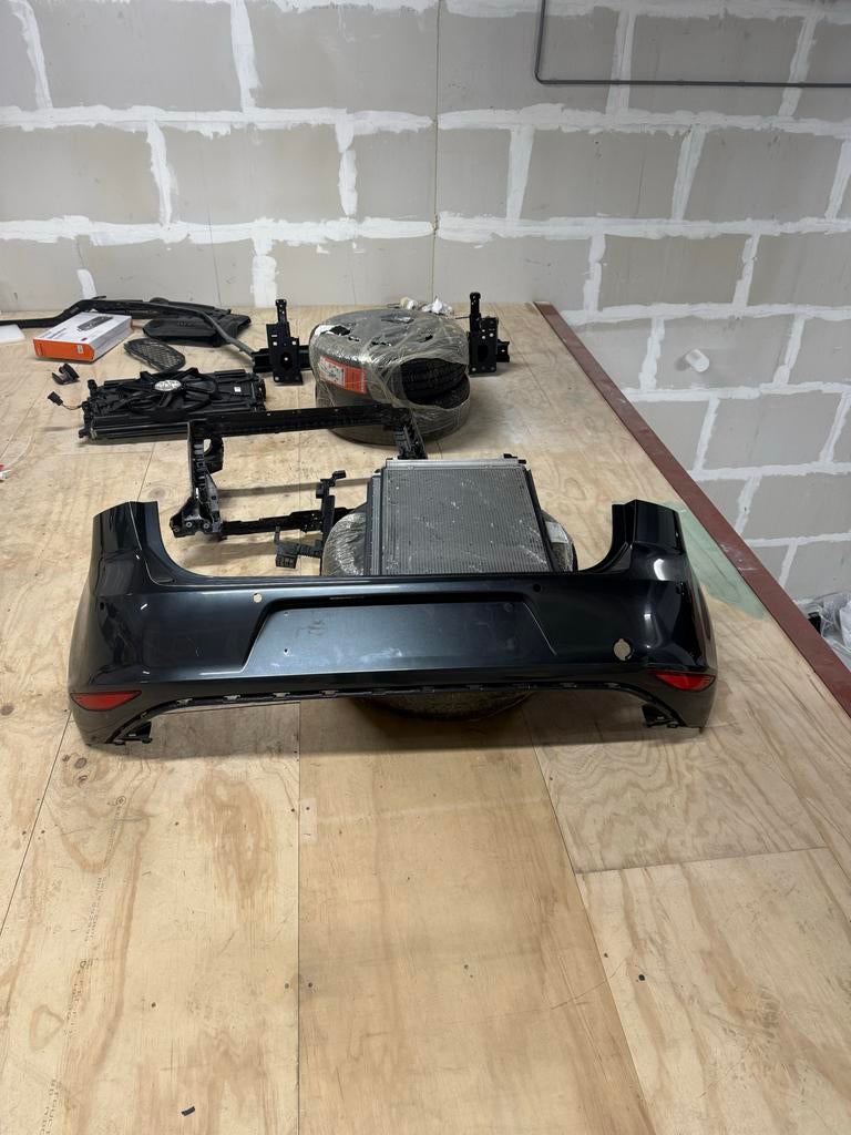 Volkswagen Golf 7 Achterbumper LA9W 6 PDC, Gebruikt, Onderdeel, Overige schalen, Overige typen