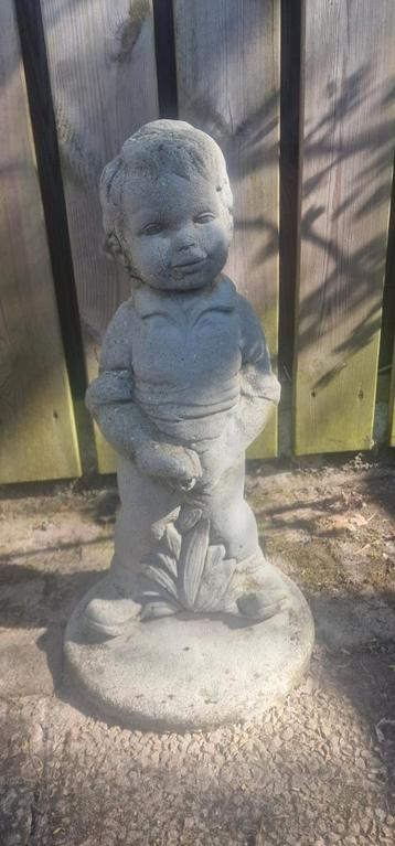 Meerdere beton tuinbeelden / standbeeld met fonteintje  beschikbaar voor biedingen