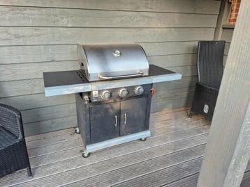 Gas barbecue, 3 pits. beschikbaar voor biedingen