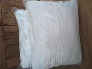 Kussens nieuw 2 stuks beschikbaar voor biedingen