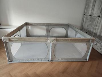 Grondbox grijs (200 x 180) beschikbaar voor biedingen