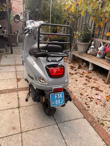 La Souris Snorscooter Grijs beschikbaar voor biedingen