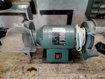 2 x slijpsteen machine samen voor 50.00 euro  beschikbaar voor biedingen