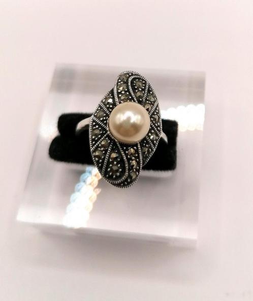 Zilveren vintage ring maat 19 markasieten parel 925 zilver, Sieraden, Tassen en Uiterlijk, Ringen, Zo goed als nieuw, Dame, 19 tot 20