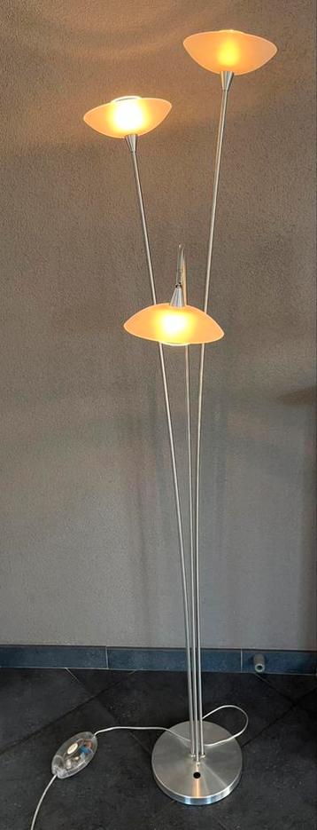 Mooie staande lamp met dimmer; 3 lampen;1 leeslamp (ook set) beschikbaar voor biedingen