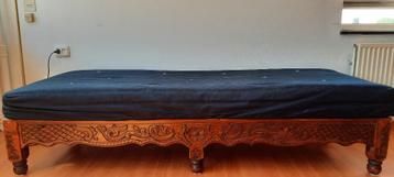 Handmade bench + Futon mattress beschikbaar voor biedingen