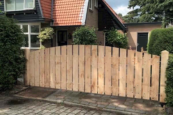 Hardhouten Boogpoort voorzien van gepoedercoate gehengen, Tuin en Terras, Tuinhekken en Hekwerk, Nieuw, Tuinhek, Hout, Met poort