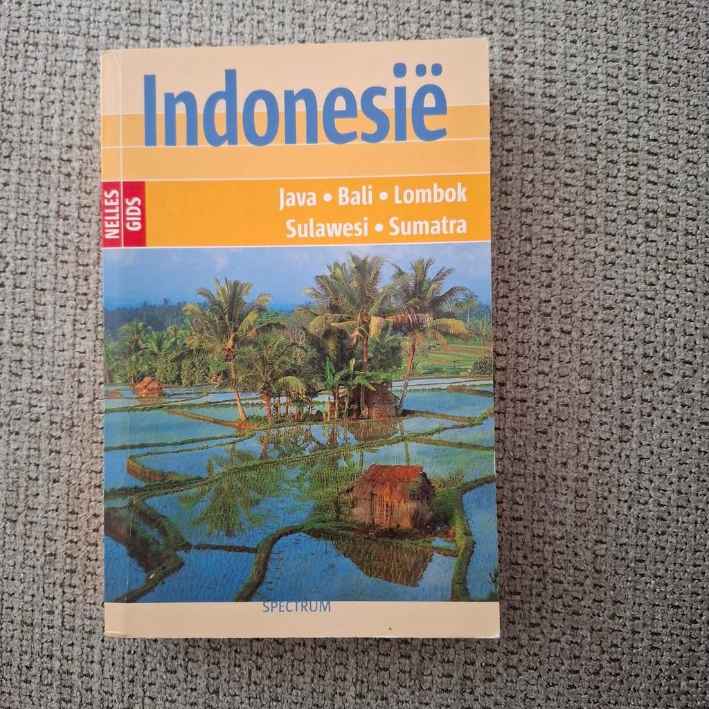 Nellesgids Indonesie, Overige merken, Ophalen of Verzenden, Zo goed als nieuw, Reisgids of -boek