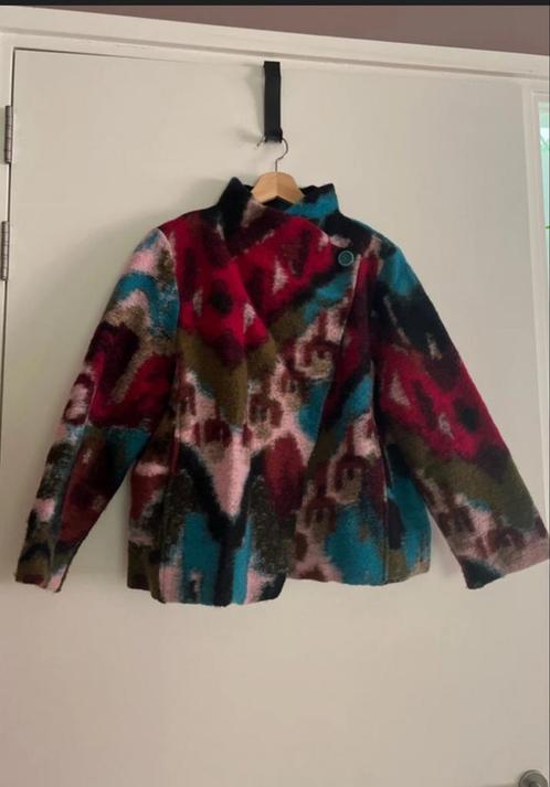 Modern en kleurrijk vilten vest maat XL, Kleding | Dames, Grote Maten, Zo goed als nieuw, Trui of Vest, Zwart, Ophalen of Verzenden
