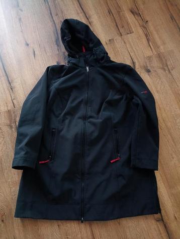 Softshell jas zwart mt 50/52 met rode accenten. beschikbaar voor biedingen