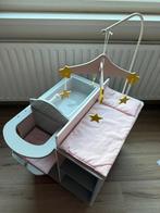 Poppen verschoningstafel met badje, kast en stoel, Kinderen en Baby's, Speelgoed | Poppen, Ophalen, Zo goed als nieuw, Babypop