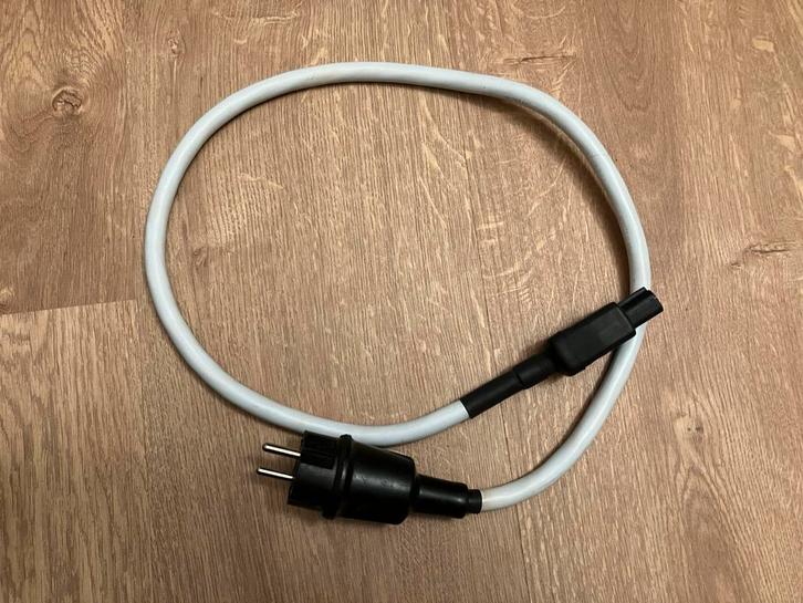 Supra LoRad 2.5 80 cm, Audio, Tv en Foto, Audiokabels en Televisiekabels, Zo goed als nieuw, Overige kabels, Minder dan 2 meter