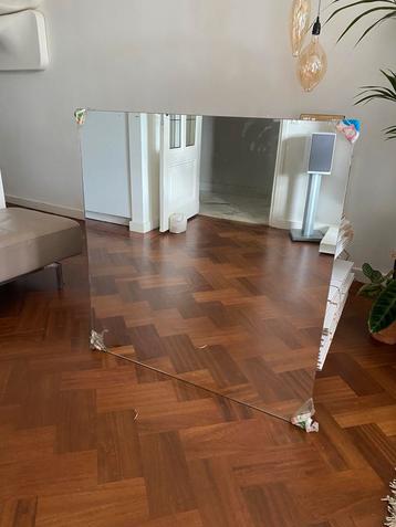 Grote spiegel 110*105 cm