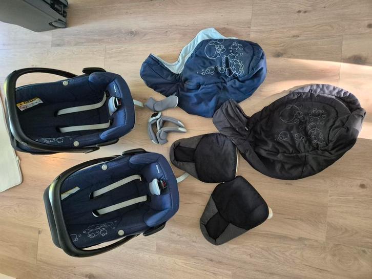 Maxi-cosi tweeling 2x inclusief accessoires., Kinderen en Baby's, Babydragers en Draagdoeken, Zo goed als nieuw, Draagzak, Buik of Rug