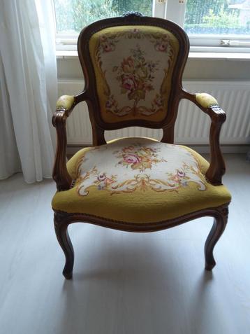 DECORATIEF LOUIS VX  STOELTJE beschikbaar voor biedingen