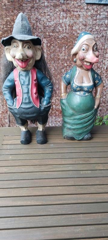2 HOUTEN TROLL BEELDEN MET EEN VROLIJKE LACH  63 /55 CM HOOG beschikbaar voor biedingen