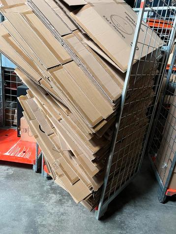 Bedrukte stevige dozen - verschillende maten 20 stuks beschikbaar voor biedingen