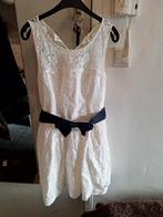 Mooie witte jurk met zwarte vlinderstrik om middel, maat S/M, Ophalen of Verzenden, Zo goed als nieuw, Maat 38/40 (M), Carnaval