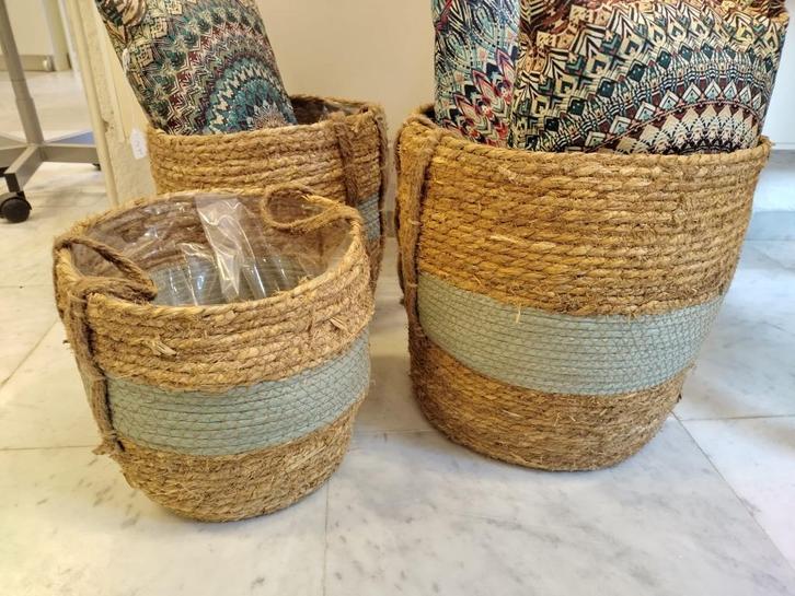 Mandenset van 3 - in mint of ecru, Huis en Inrichting, Woonaccessoires | Schalen en Manden, Nieuw, Mand, Rond, Riet, Ophalen of Verzenden