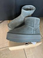 ugg w classic mini platform, Kleding | Dames, Schoenen, UGG, Verzenden, Nieuw, Grijs