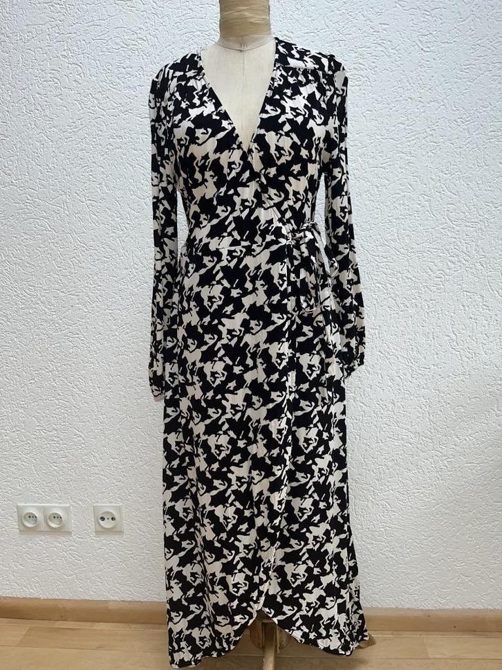 Fabienne Chapot maxi jurk maat 38 Natasja zwart wit paarden, Kleding | Dames, Jurken, Zo goed als nieuw, Maat 38/40 (M), Zwart
