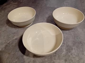 Drie Recamier Schalen beschikbaar voor biedingen