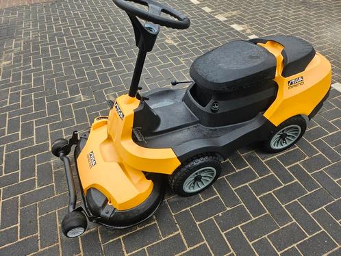 Zitmaaier Frontmaaier
Type stiga primo
Moter 12/5pk
Frontmaa, Tuin en Terras, Grasmaaiers, Zo goed als nieuw, 50 cm of meer, Cirkelmaaier
