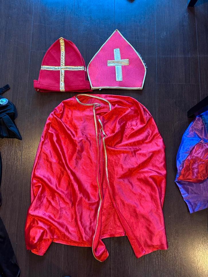 Sint en Piet kostuum set - maat 104 of kleiner, Kinderen en Baby's, Carnavalskleding en Verkleedspullen, Gebruikt, Jongen of Meisje