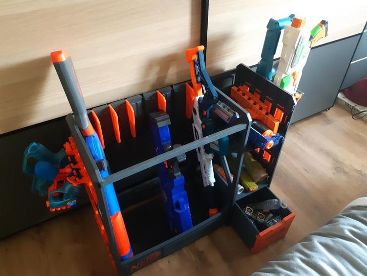 Nerf collectie met opbergrek, Kinderen en Baby's, Speelgoed | Overig, Gebruikt, Jongen of Meisje, Ophalen of Verzenden