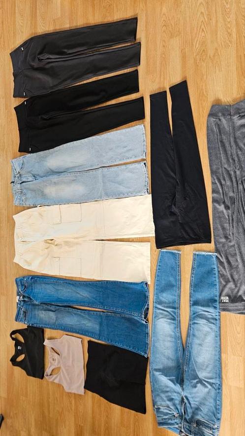 Groot pakket dames kleding maat S
oa jeans, Kleding | Dames, Dames-kledingpakketten, Zo goed als nieuw, Ophalen of Verzenden