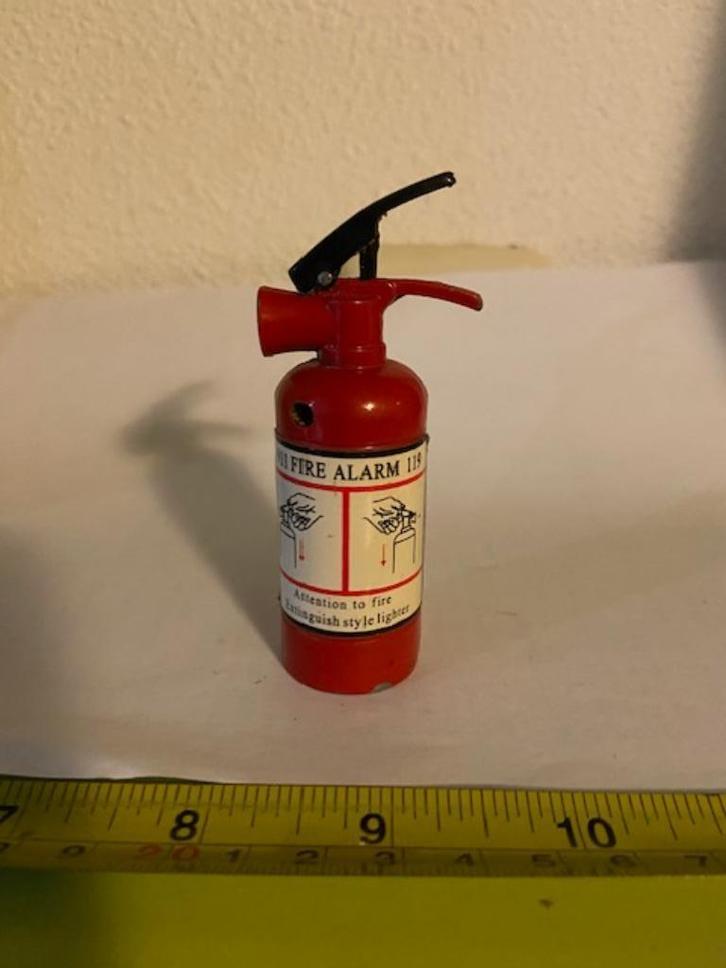 Aansteker brandalarm 911 mini brandblusser op gas, Verzamelen, Rookartikelen, Aanstekers en Luciferdoosjes, Zo goed als nieuw