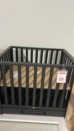 Showmodel box Twf Luna zwart met lade, Kinderen en Baby's, Boxen, Ophalen, Zo goed als nieuw, Rechthoekig, In hoogte verstelbaar