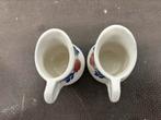 Boerenbont , twee mini melkkannetjes 5cm in nieuw staat, Antiek en Kunst, Ophalen of Verzenden