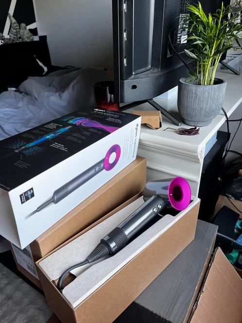 Dyson Supersonic Föhn – Iron/Fuchsia – Nieuw in Doos Roze, Sieraden, Tassen en Uiterlijk, Uiterlijk | Haarverzorging, Nieuw, Föhn of Haardroger